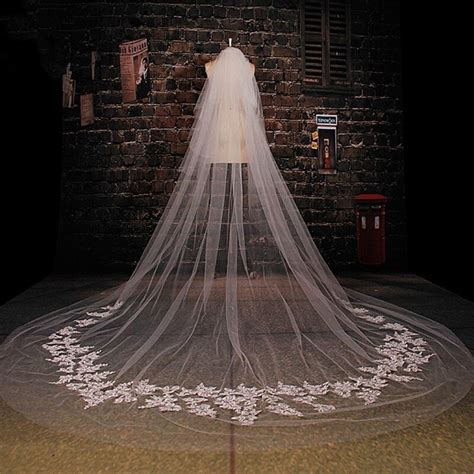 2015 Fashionable Ivory High Quality Soft Tulle Wedding Veils Lace Appliques Two Tiers Bridal ...