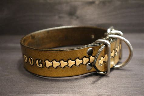 Personalized leather dog collar with name for big and middle dog breeds.