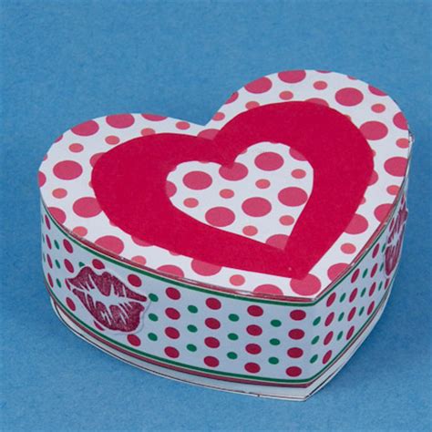 Make a Heart-Shaped Box for Valentine's Day - Boxes and Bags - Aunt Annie's Crafts