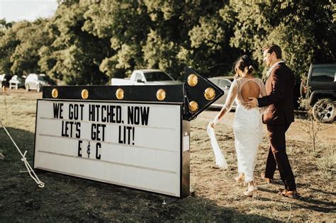 Retro Marquee Wedding Sign | Backyard wedding, Vintage marquee, Vintage marquee sign