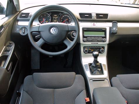 Volkswagen Passat B6 2005 - 2011 Sedan :: OUTSTANDING CARS