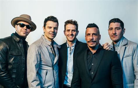 10 Things About NKOTB That Are Definitely The Right Stuff