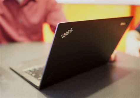 ThinkPad X1 Carbon Offers Adaptive Keyboard, Thinner Design