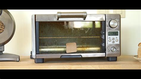 Toaster burns toast - YouTube