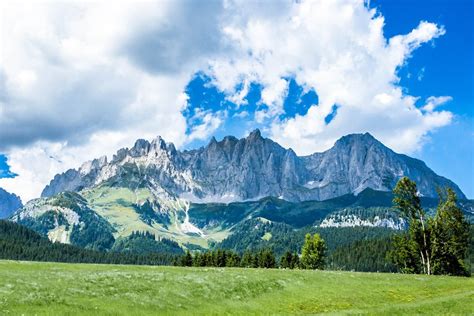 The hiking trails of Austria [3024x4032] [OC] : r/EarthPorn