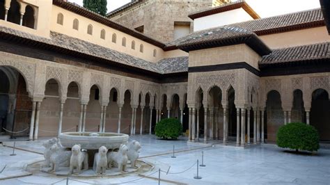 Alhambra Moorish palace : Granada | Visions of Travel