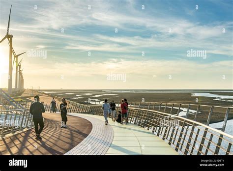 Gaomei Wetlands Scenic Bridge in sunset time. Taichung City, Taiwan Stock Photo - Alamy