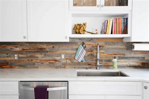 Reclaimed Wood Backsplash to Create Peaceful Rustic Vibe | Wood backsplash, Kitchen backsplash ...