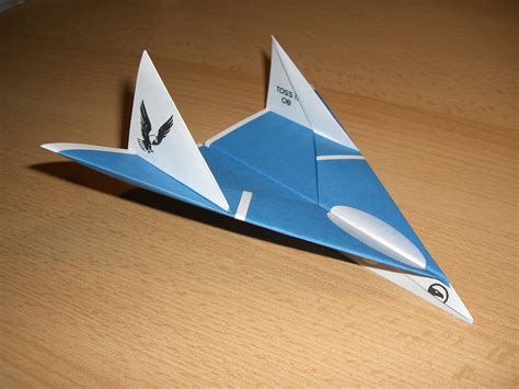 The Eagle Jet Paper Airplane "you Cannot Hide" ;-) : 8 Steps - Instructables