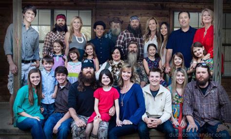 Duck Dynasty's Robertson family issues statement on Phil's suspension