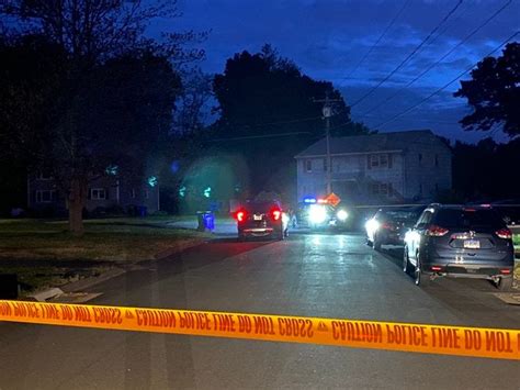 Police: 3 dead, 1 seriously injured in Connecticut home shooting