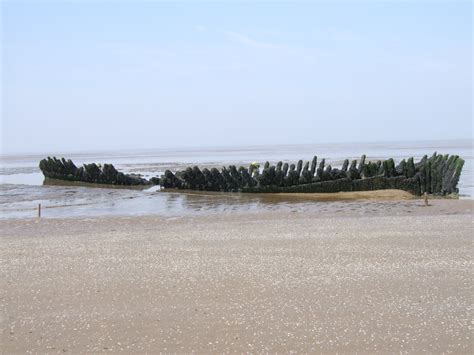 Ship wreck Berrow Beach Somerset Ship Wreck, Somerset, Groot, Beach, Water, Photography, Outdoor ...