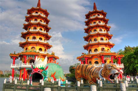 The Incredible Temples of Lotus Pond, Taiwan