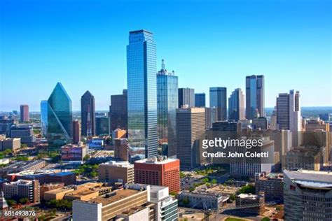 38 Renaissance Tower Dallas Stock Photos, High-Res Pictures, and Images ...