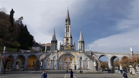 Lourdes to host first online world pilgrimage - Vatican News