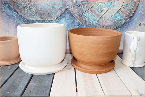 Stoneware Clay Vs. Porcelain Clay: Details & Facts Explained