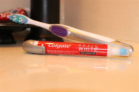 The Moy Life: Colgate Optic White Toothbrush + Whitening Pen {Review}