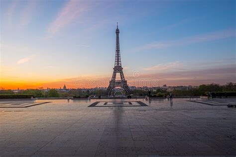 A View of the Eiffel Tower from Palais De Chaillot, Paris, France Stock ...