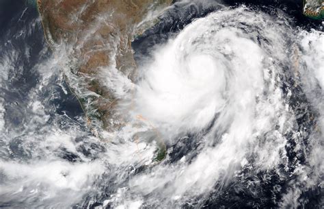 Hundreds of thousands evacuate as India prepares for 'extremely severe' Bay of Bengal cyclone ...