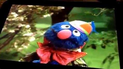 Grover Abby Zoe Elmo Hat Song - YouTube