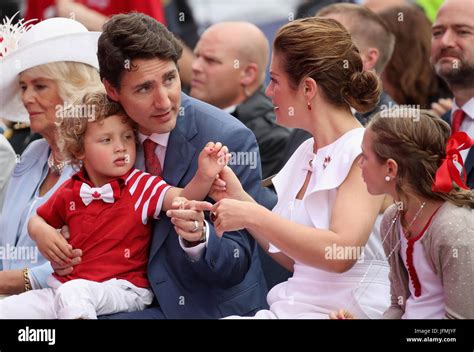 Wife sophie gregoire trudeau and their children hi-res stock photography and images - Alamy