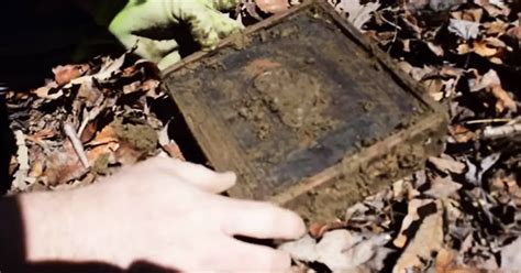 Man With Metal Detector Finds Treasure in the Woods. When He Opens the ...