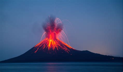 Tsunami unleashed by Anak Krakatoa eruption was at least 100m high ...