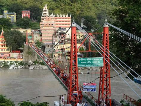 Lakshman Jhula In Rishikesh | RISHIKESH.app