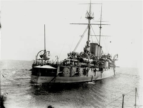 [2500 x 1896] The stern of the armored cruiser Rurik of the Imperial Russian Navy. : r/WarshipPorn