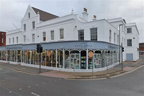 Collingwood Batchellor in Horley plans to reconfigure showroom and add 34 flats with no parking ...