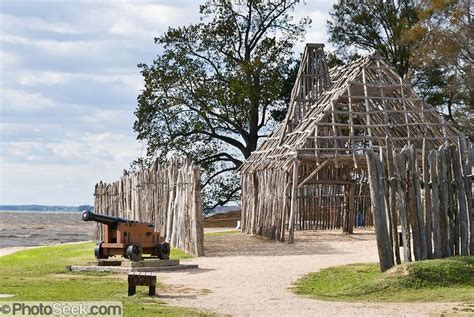 A cannon defends Jamestown fort on James River, Historic Jamestowne ...