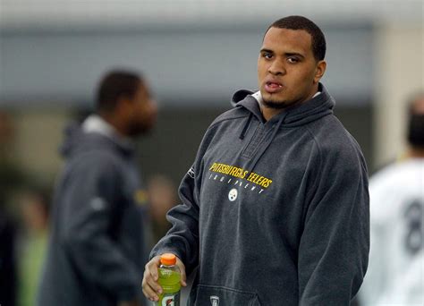 Twins Maurkice and Mike Pouncey retire from NFL | Reuters