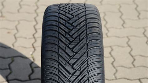 Hankook Kinergy 4S2 - All-Season Tyre Test 2022 | Auto Express