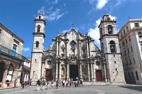 PHOTO: Plaza de la Catedral in Havana, Cuba