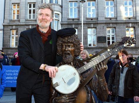 Luke Kelly Statue on South King Street - VIP Magazine