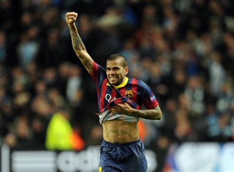 Daniel Alves showing his abs | Neymar Jr - Brazil and PSG - 2022