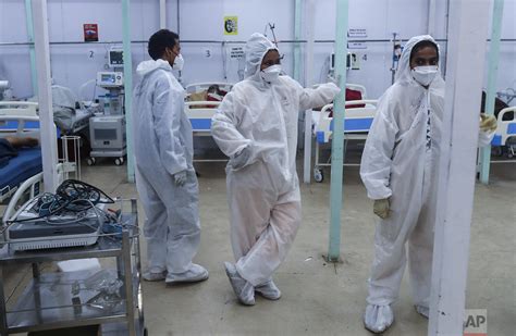 Jumbo Mumbai COVID-19 hospital treats thousands — AP Photos