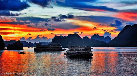 Beautiful moments: brilliant sunrise & romantic sunset on Ha Long