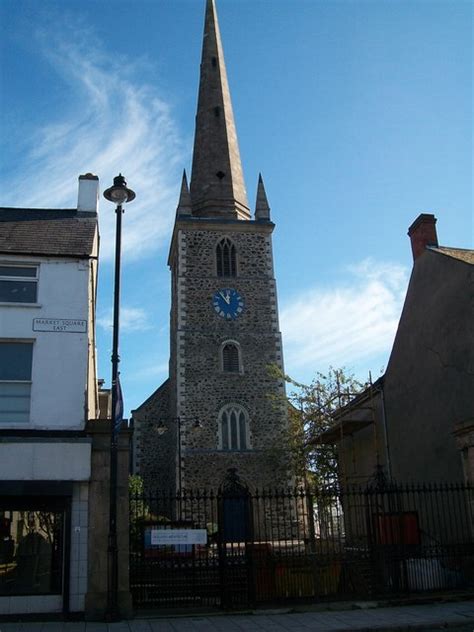 Lisburn Cathedral © Eric Jones cc-by-sa/2.0 :: Geograph Britain and Ireland