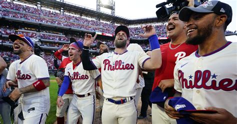 How Philly's sports wins can help boost fans' mental health | 90.5 WESA