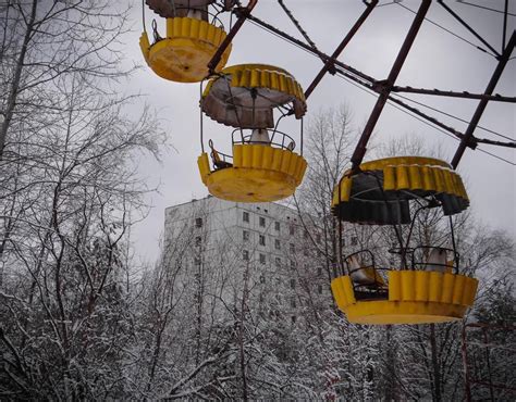 Ferris wheel abandoned at the Chernobyl site | Haunting images of ...