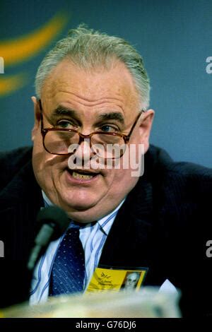 Politics - Liberal MP Cyril Smith and Val Megson - Leeds Stock Photo - Alamy