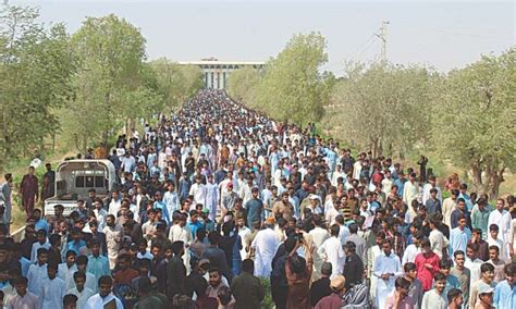 Over 9,200 take SU entry test at Jamshoro campus in first phase - Newspaper - DAWN.COM