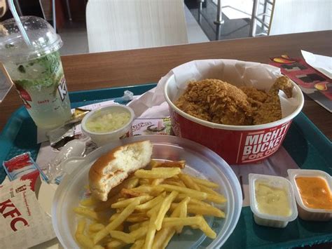 KFC, Dubai - 77a Al Sufouh Rd, Al Sufouh 1 - Restaurant Bewertungen & Telefonnummer - Tripadvisor