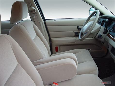 2007 Ford Crown Victoria: 7 Interior Photos | U.S. News