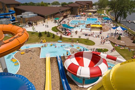 9 Best Outdoor Water Park Resorts in the U.S. | Family Vacation Critic