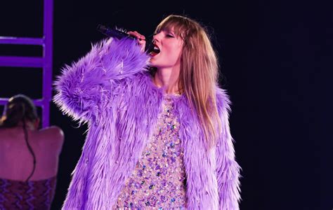 Taylor Swift shares acoustic version of 'Lavender Haze'