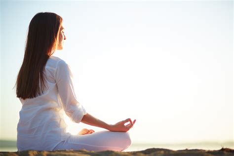 These 5 meditative asanas will help us de-stress & improve our well-being! | Goodhomes.co.in