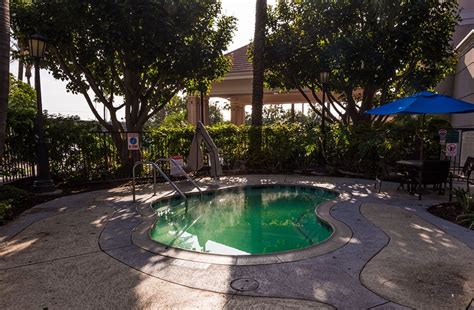 Holiday Inn Anaheim Resort Area Review - Disney Tourist Blog