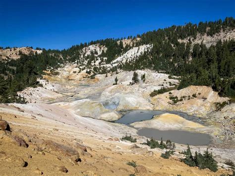 7 Best Day Hikes in Lassen Volcanic National Park - The National Parks Experience